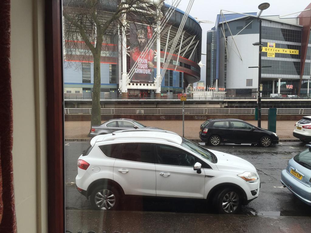 1 Fitzhamon Embankment Apartments Opposite Principality Stadium - Long Stay Offer Cardiff Pokój zdjęcie